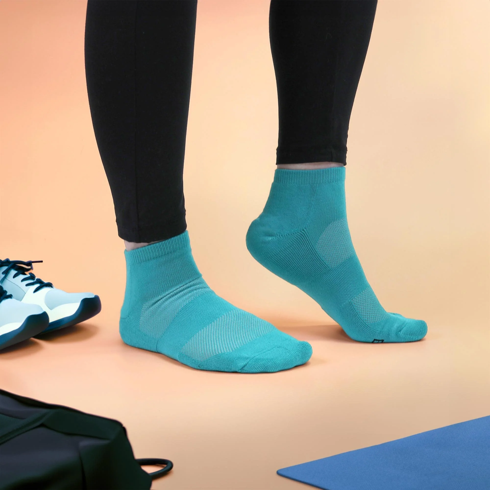 Unisex Quarter Bamboo Athletic Socks: 4 Pairs - Image 2