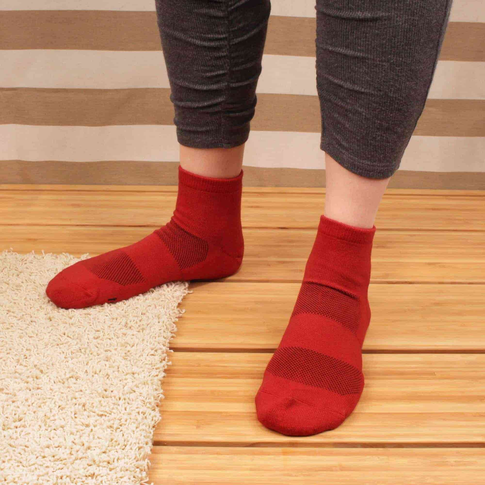 Men's Bamboo Cushioned Athletic Quarter Socks - Image 2
