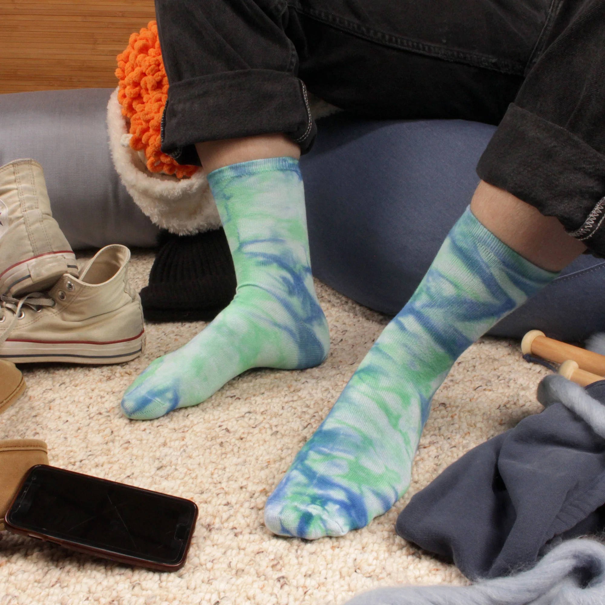 Men's Bamboo Tie Dye Crew Socks: 4 Pairs - Image 6