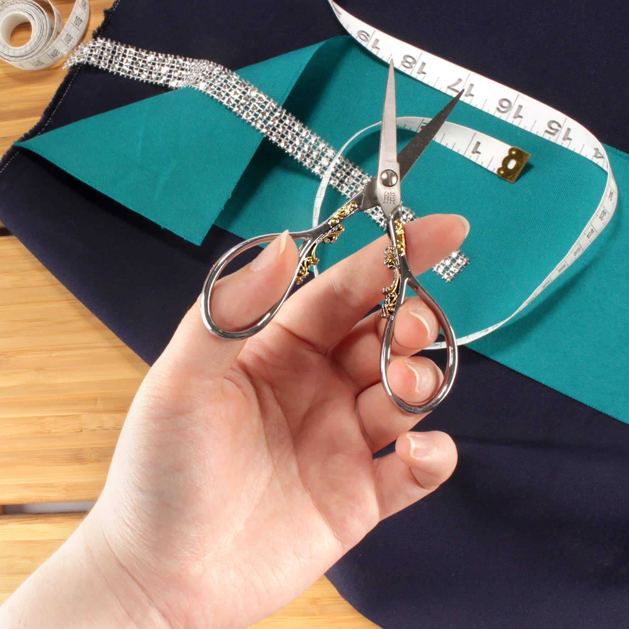 Scrollwork Embroidery Scissors - Image 4