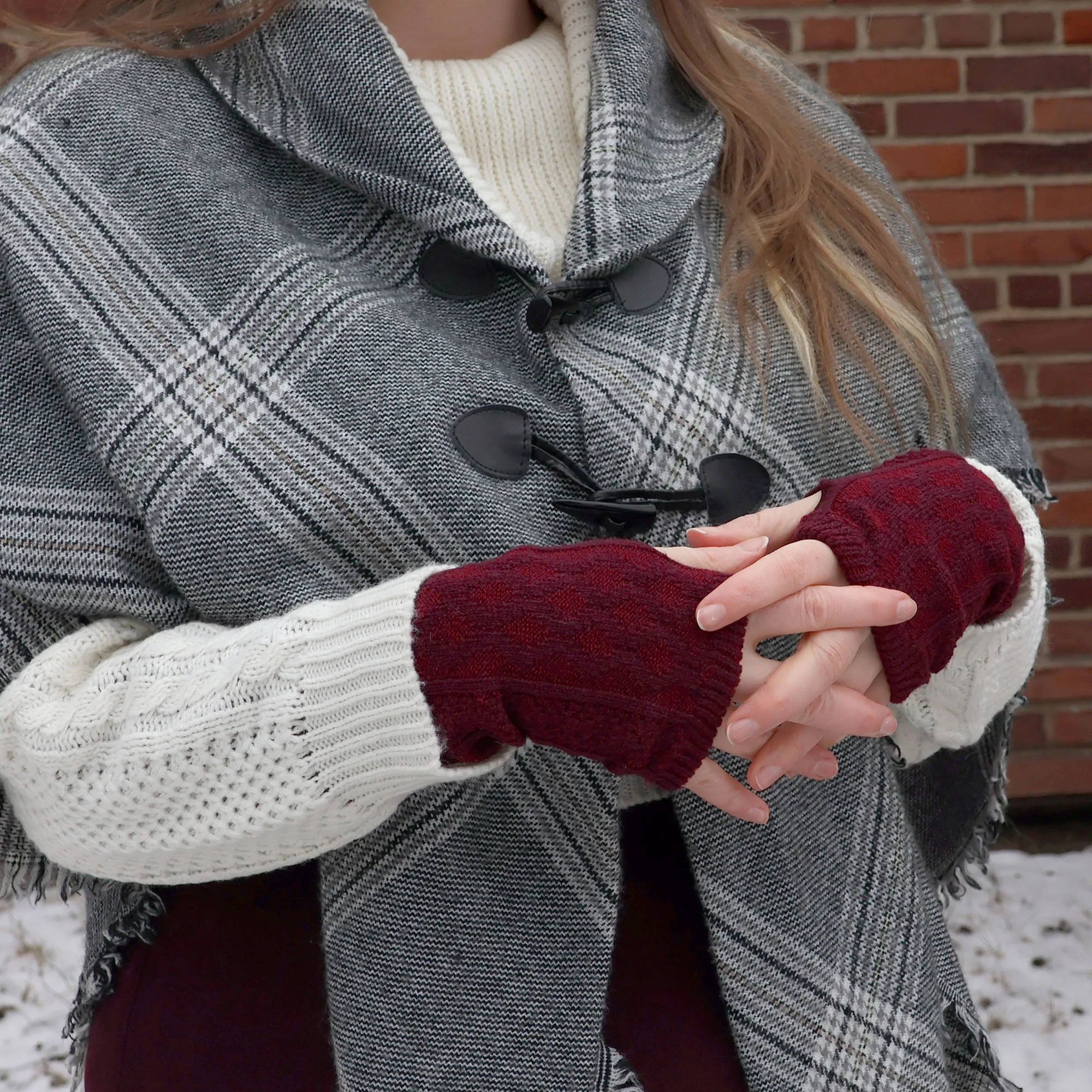 Unlined Fingerless Gloves and Arm Warmers - Image 7